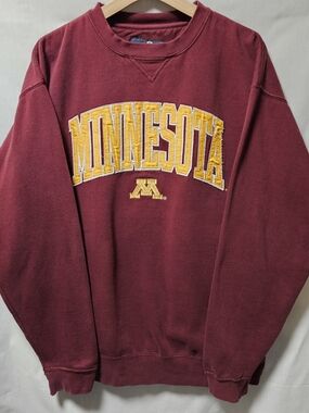 J. America Maroon Crewneck Sweatshirt with Gold Minnesota Applique sz L